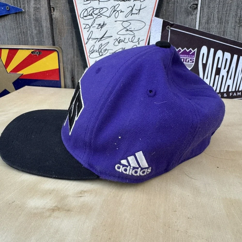 Adidas NBA Sacramento Kings Sz L/XL Hat Spellout Logo Purple‎ Black Signed